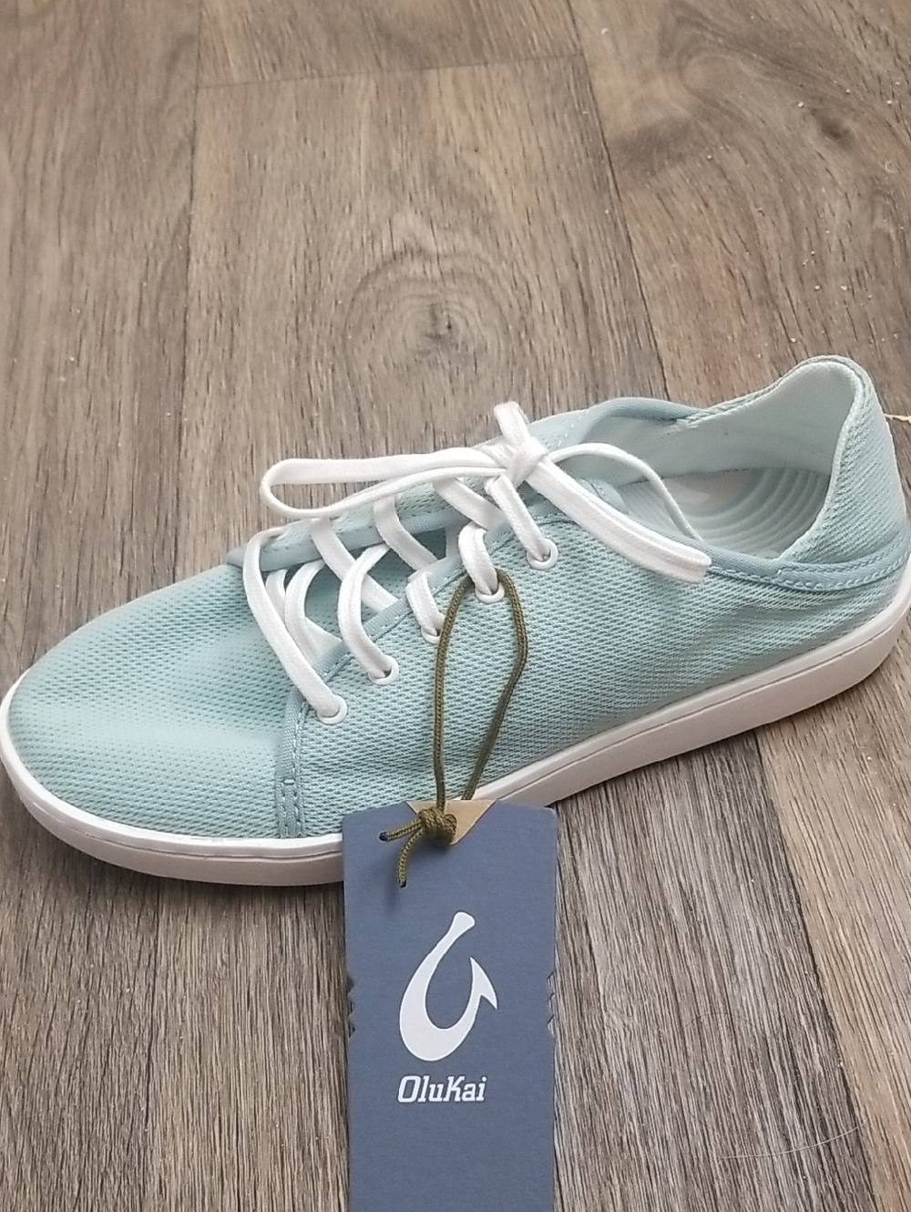 NEW! 🏝OluKai  Mint Green Mesh Low-Top Sneaker